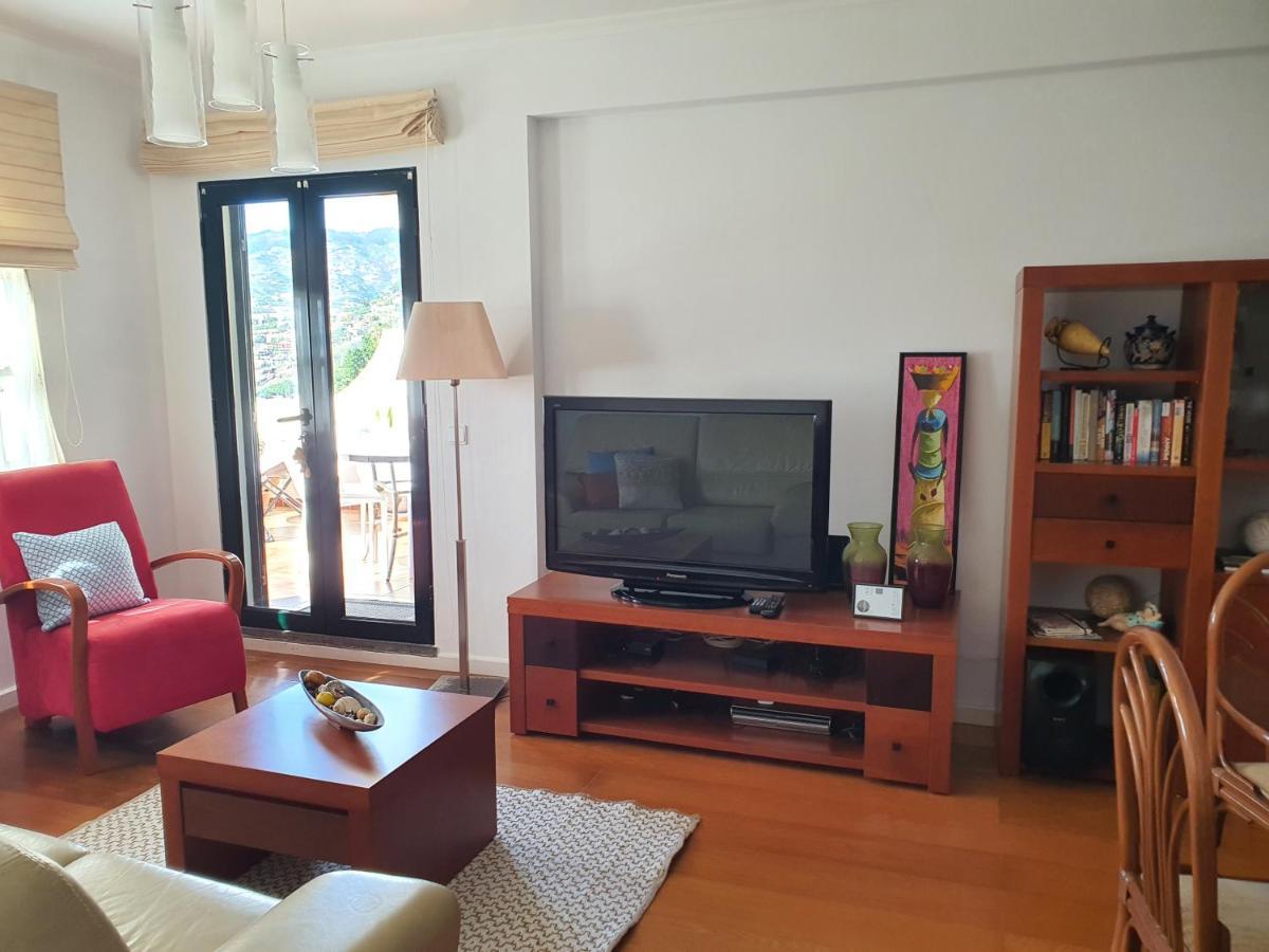 Luzia'S Apartment - 2 Bedroom Apartment Sleeps 4 Фуншал Екстериор снимка